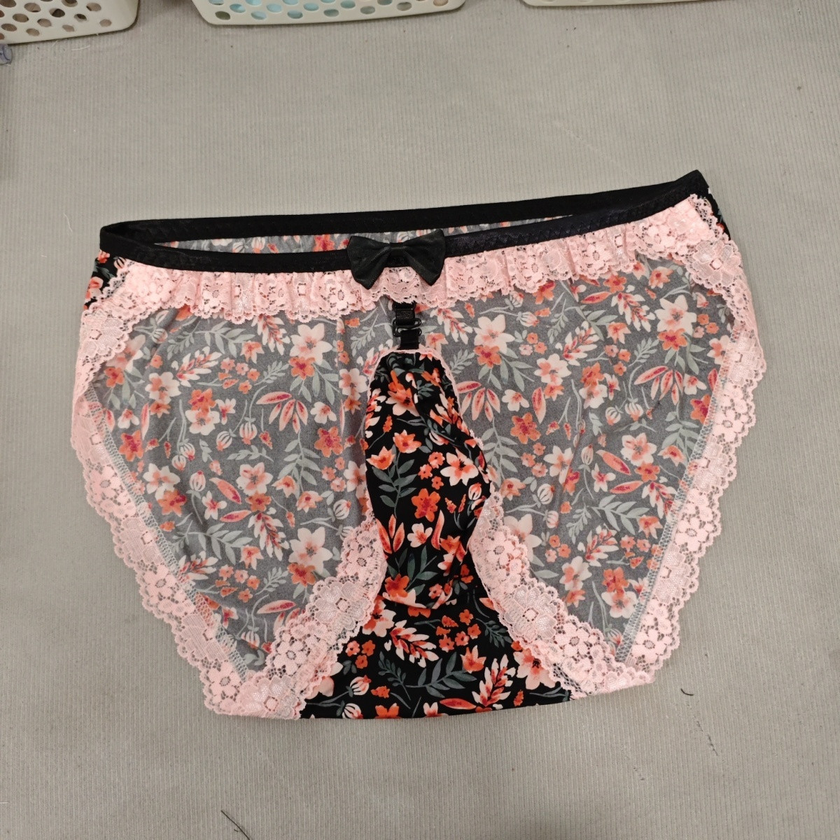 Slip da uomo fatti a mano con  - Elastic Lace Trim recensione e prezzo