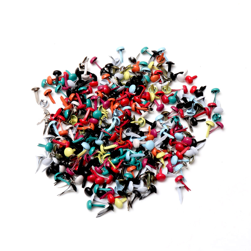 100 pz. Borchie Metalliche Rot - Embellishments For Scrapbooking recensione e prezzo